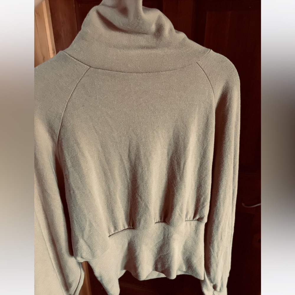 VINTAGE Italian Cream Crop Sweater